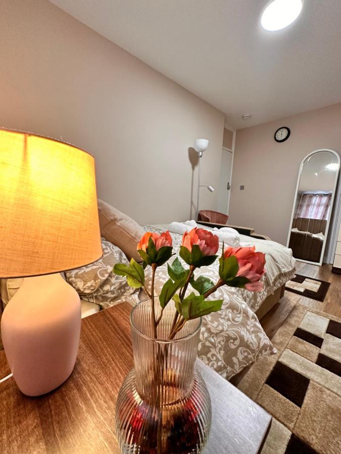 Canary Wharf Single Double And En-Suite Rooms London Ngoại thất bức ảnh