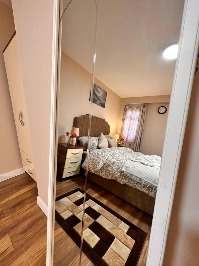 Canary Wharf Single Double And En-Suite Rooms London Ngoại thất bức ảnh